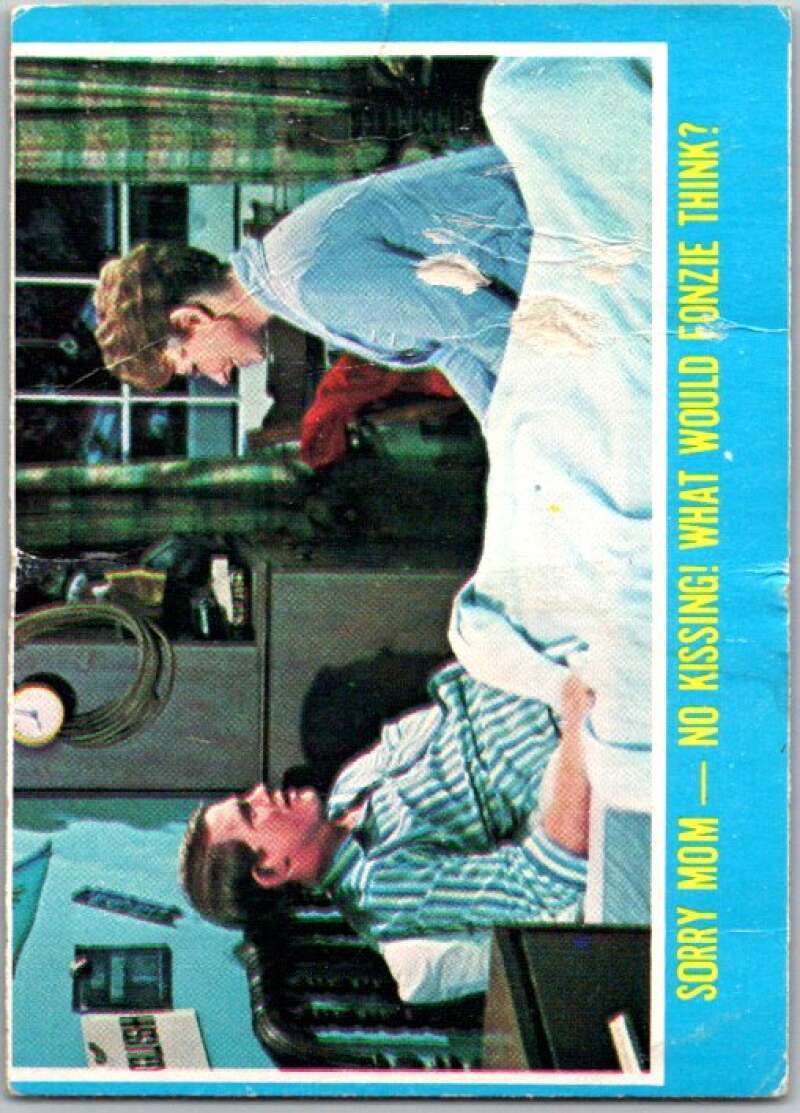 1980 Topps Happy Days #10 Sorry Mom No Kissing  V35832