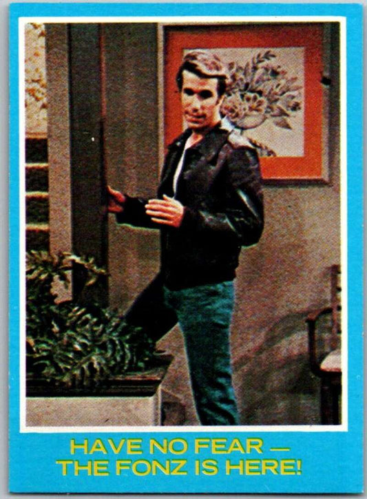 1976 Topps Happy Days #24 Have No Fear The Fonz Is Here   V35876