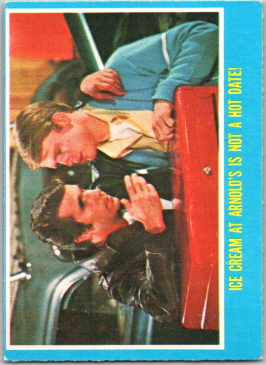1976 Topps Happy Days #25 Ice Cream at Arnold's Is Not a Hot Date   V35880