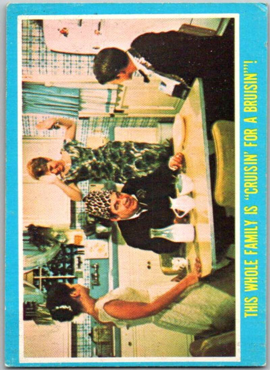 1976 Topps Happy Days #26 This Whole Family Is Cruisin for a Bruisin   V35883