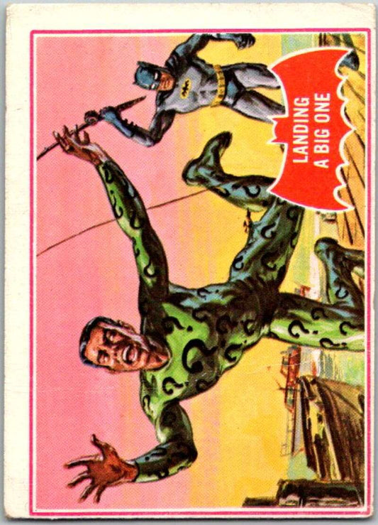 1966 Topps Batman Series Red Bat #11 Landing a Big One   V36290
