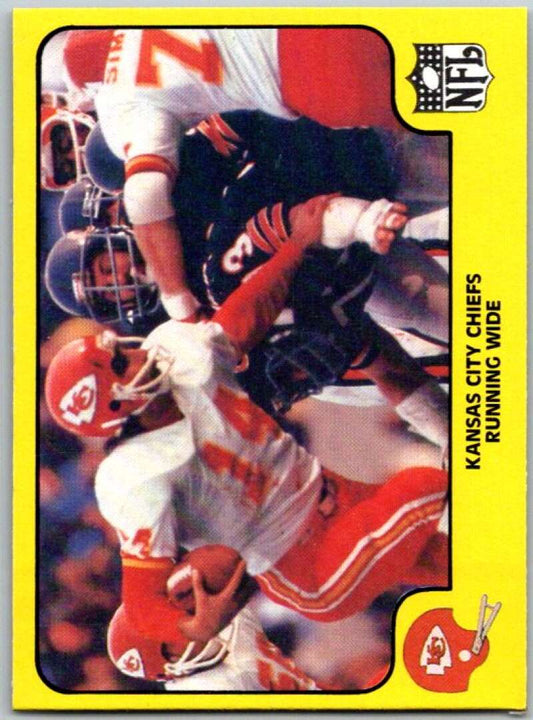 1978 Fleer Team Action # 23 Kansas City Chiefs Running Wide  V45239