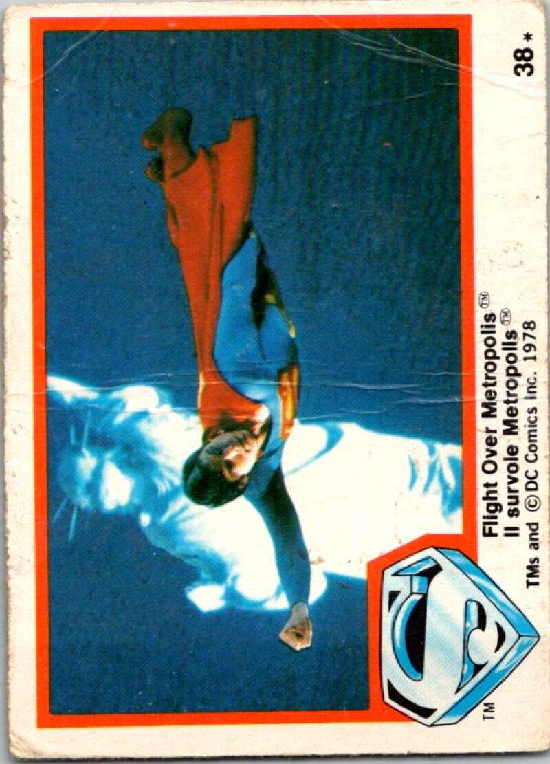 1978 OPC Superman #38 Flight Over Metropolis   V51801 Image 1