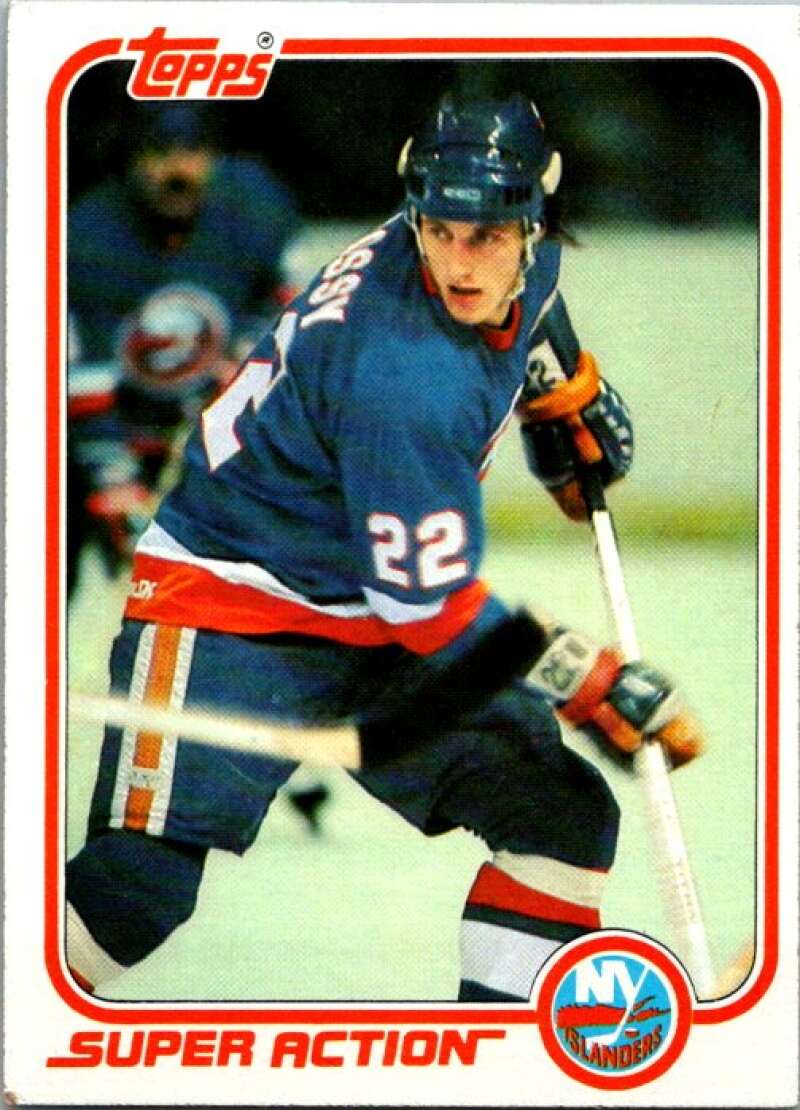 1981-82 Topps #E125 Mike Bossy  New York Islanders  V52500 Image 1