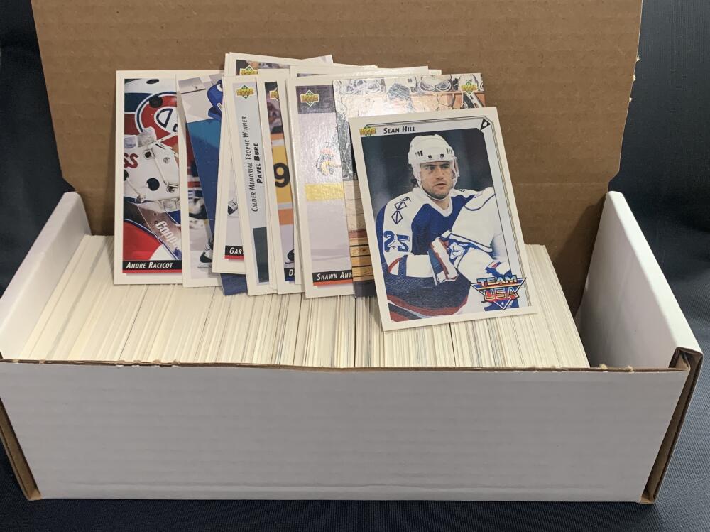 1992-93 Upper Deck Hockey Trading Cards - Box Over 500 cards! - Lot #3 Image 1