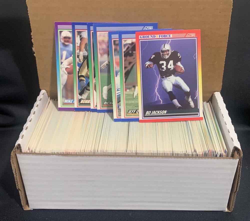 1990 Score Football Trading Cards - Box Over 400 cards! - Lot #2 Image 1