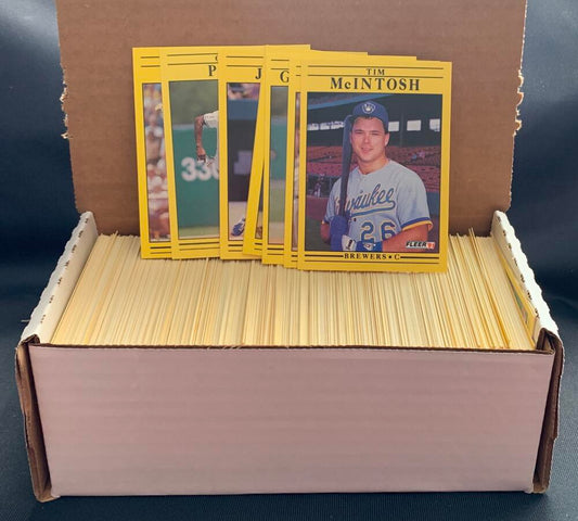 1991 Fleer Baseball Trading Cards - Box Over 400 cards! - Lot #3 Image 1