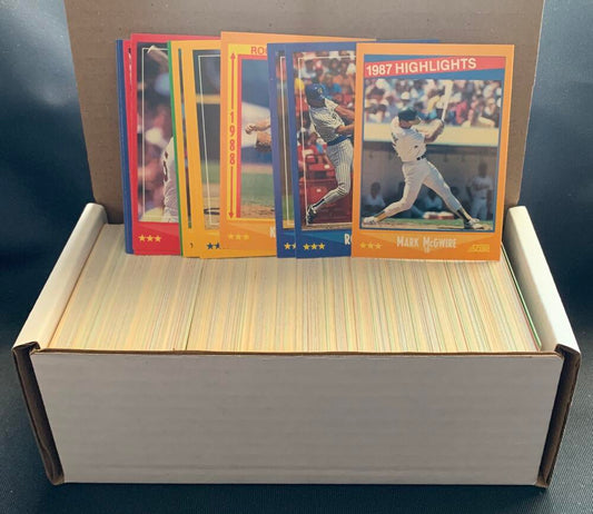1988 Score Baseball Trading Cards - Box Over 400 cards! - Lot #2 Image 1