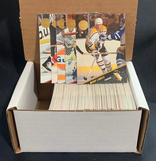 1993-94 Leaf Hockey Complete Series 1 Set 1-220 Image 1