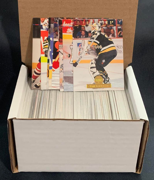 1994-95 Leaf Hockey Cards - Box Over 340 cards! - Lot #1 Image 1