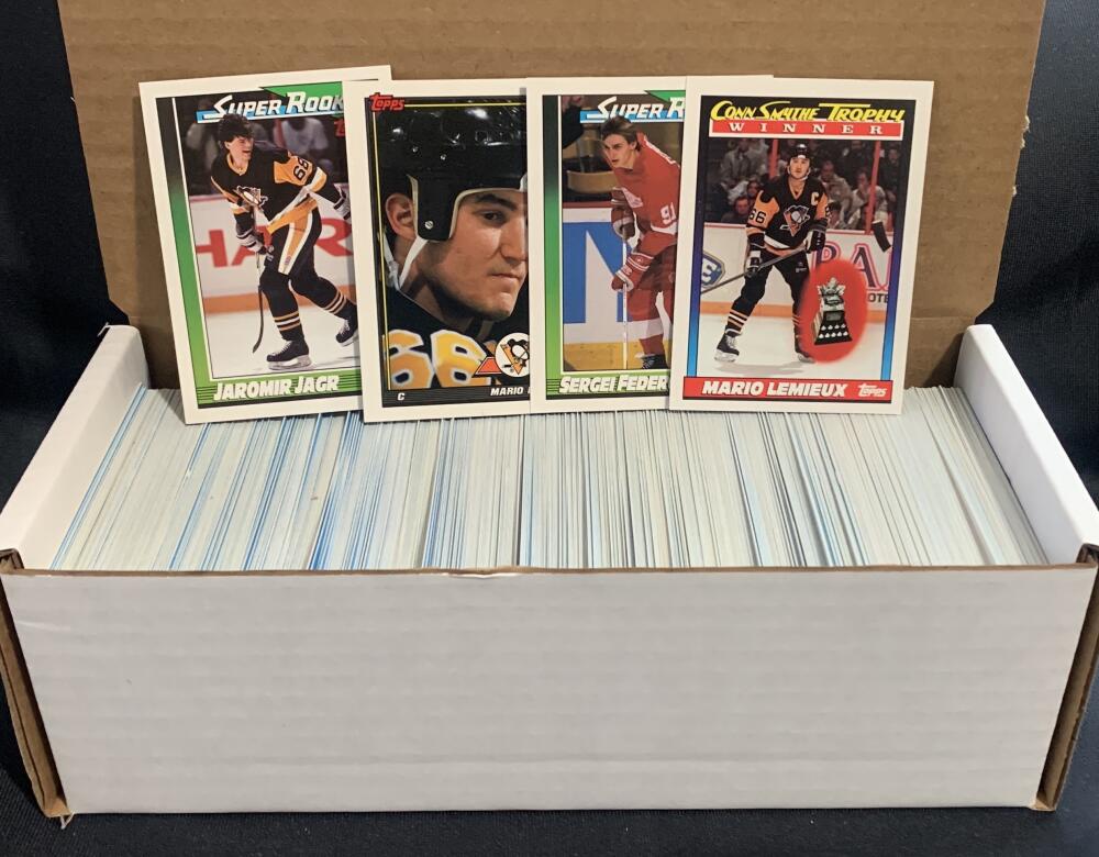 1991092 Topps Hockey Trading Cards - Box Over 540 cards! - Lot #1 Image 1