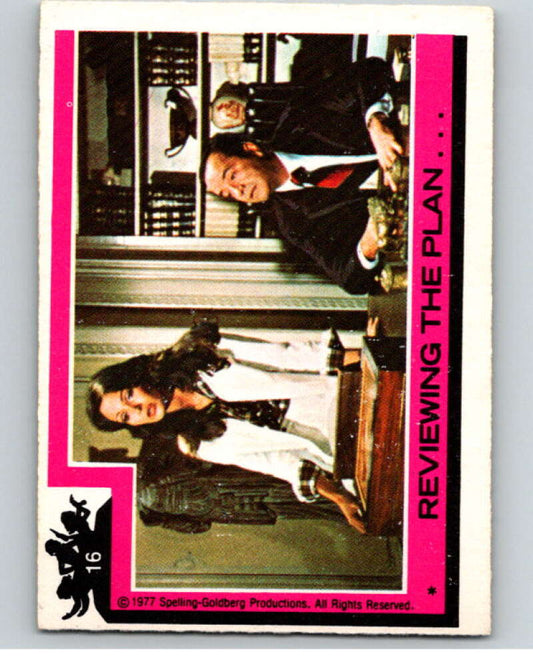 1977 Topps Charlie's Angels #16 Reviewing the Plan   V67118 Image 1