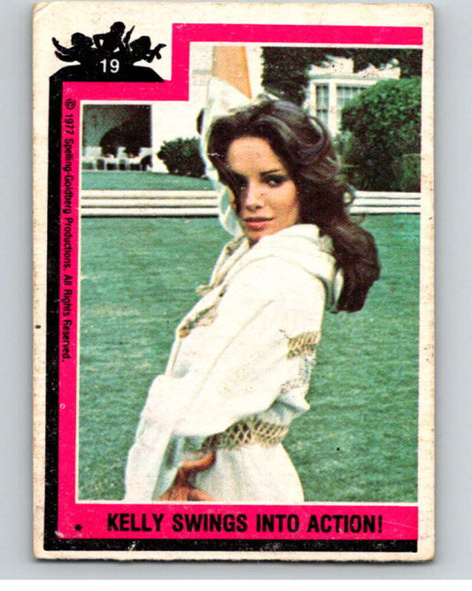 1977 Topps Charlie's Angels #19 Kelly Swings into Action   V67129 Image 1