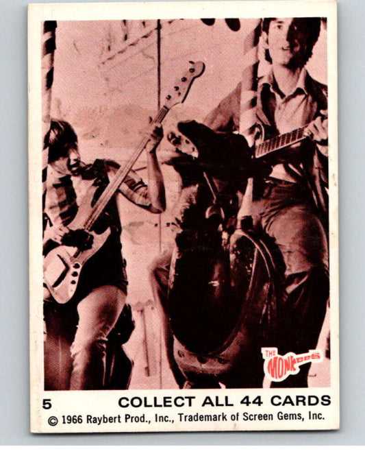 1966 Donruss The Monkees #5 Davy Jones / Mike Nesmith   V68372 Image 1