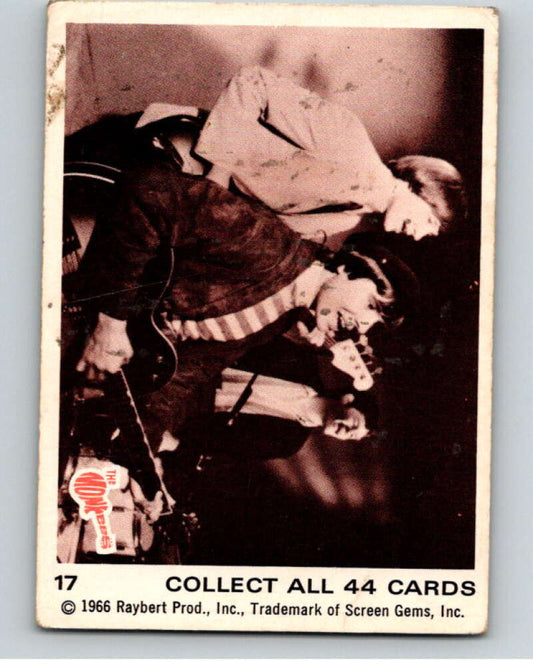 1966 Donruss The Monkees #17 Tork / Jones / Dolenz  V68391 Image 1