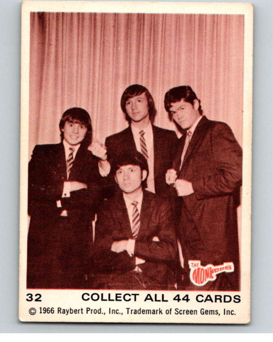 1966 Donruss The Monkees #32 The Monkees   V68414 Image 1
