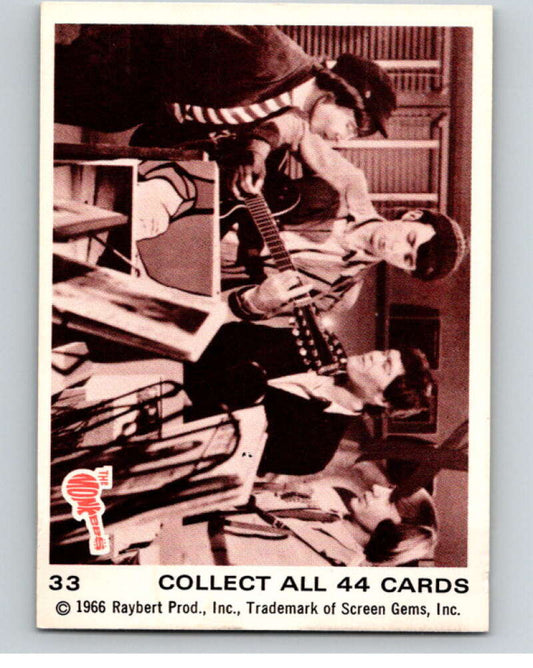 1966 Donruss The Monkees #33 The Monkees   V68415 Image 1