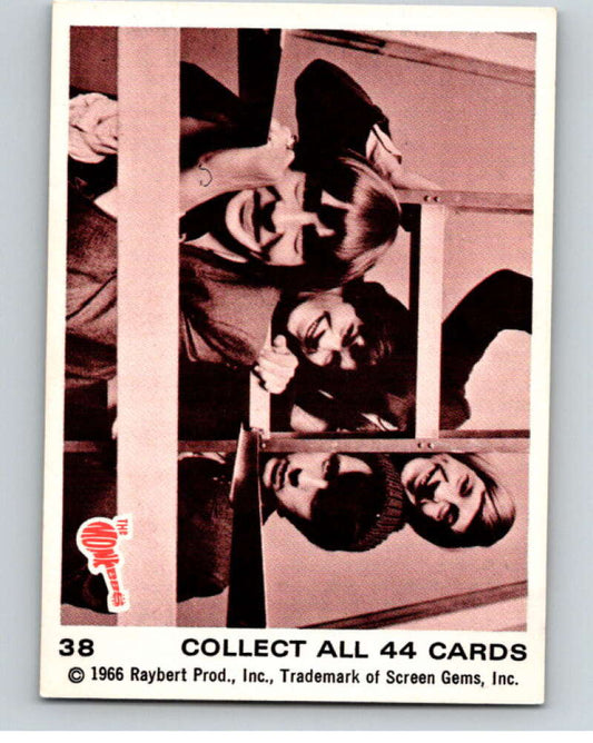 1966 Donruss The Monkees #38 The Monkees   V68427 Image 1