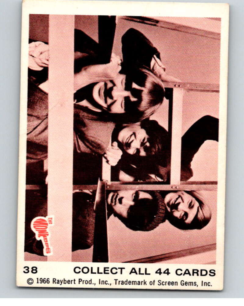 1966 Donruss The Monkees #38 The Monkees   V68428 Image 1