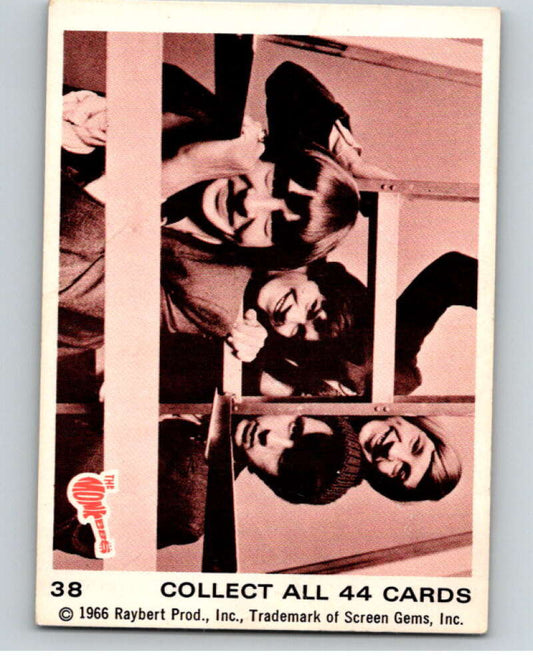 1966 Donruss The Monkees #38 The Monkees   V68428 Image 1