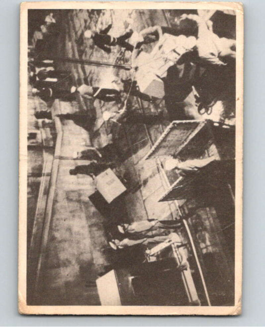 1964 Donruss Voyage to the Bottom of the Sea #18 Preparing..  V68585 Image 1