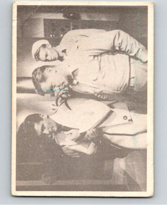 1964 Donruss Voyage to the Bottom of the Sea #55 Hull Damage?   V68594 Image 1