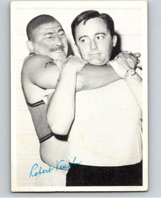 1965 Topps Man From Uncle #40 Napolean Solo being..  V68696 Image 1