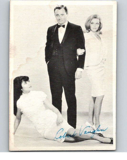 1965 Topps Man From Uncle #50 Napolean Solo & 2 beautiful..  V68697 Image 1