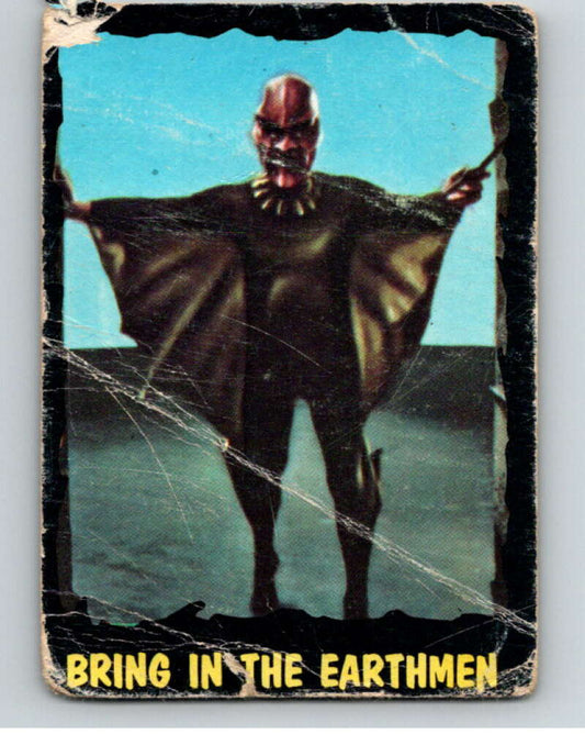 1964 OPC Outer Limits #36 Bring in the Earthmen   V68709 Image 1