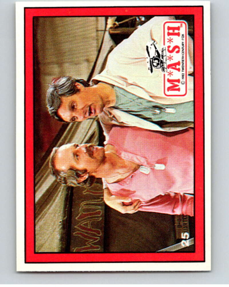 1982 Donruss Mash #25 BJ and Hawkeye   V69156 Image 1