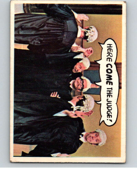 1968 Topps Rowan and Martin's Laugh-In #30 Here Come..  V69875 Image 1