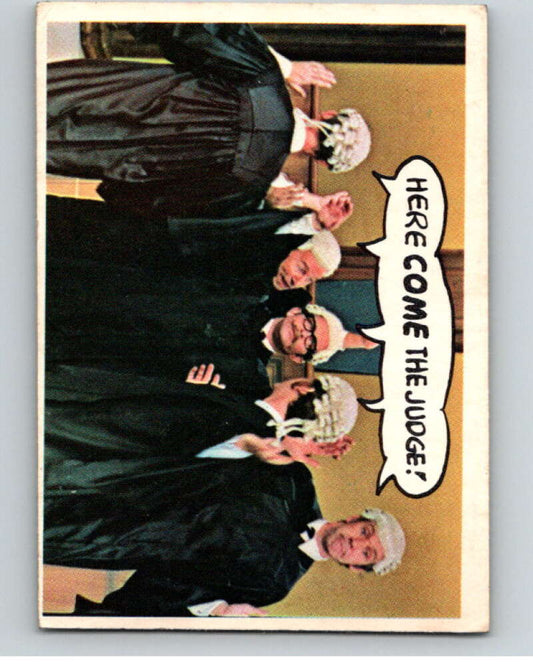 1968 Topps Rowan and Martin's Laugh-In #30 Here Come..  V69876 Image 1