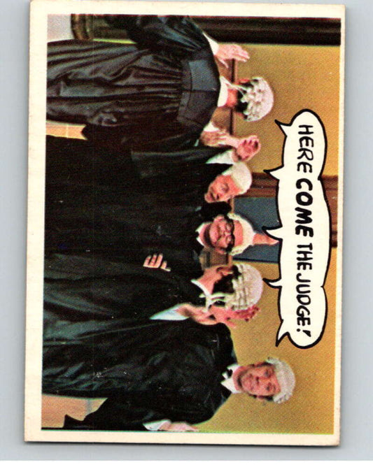 1968 Topps Rowan and Martin's Laugh-In #30 Here Come..  V69877 Image 1