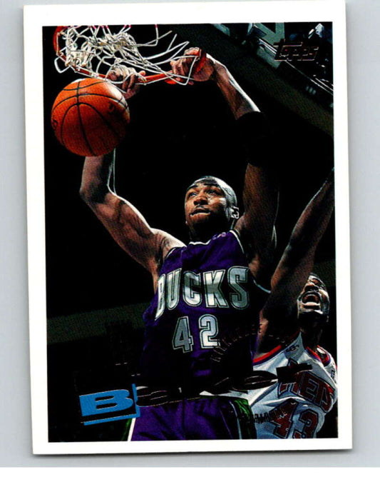 1995-96 Topps NBA #70 Vin Baker  Milwaukee Bucks  V70084 Image 1