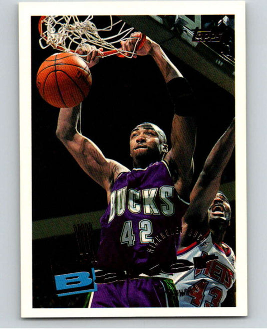 1995-96 Topps NBA #70 Vin Baker  Milwaukee Bucks  V70085 Image 1