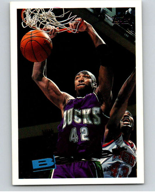 1995-96 Topps NBA #70 Vin Baker  Milwaukee Bucks  V70086 Image 1