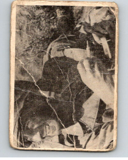 1964 Donruss Combat #87 First Aid   V74095 Image 1