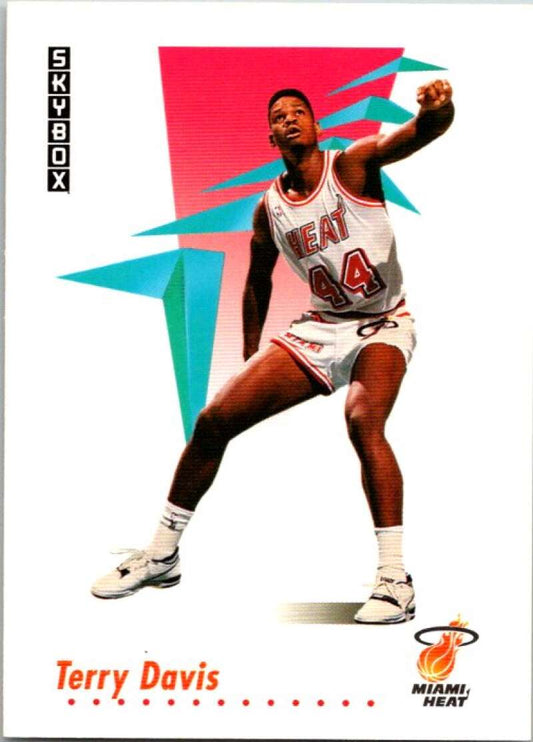 1991-92 SkyBox #146 Terry Davis  Miami Heat  V77088 Image 1