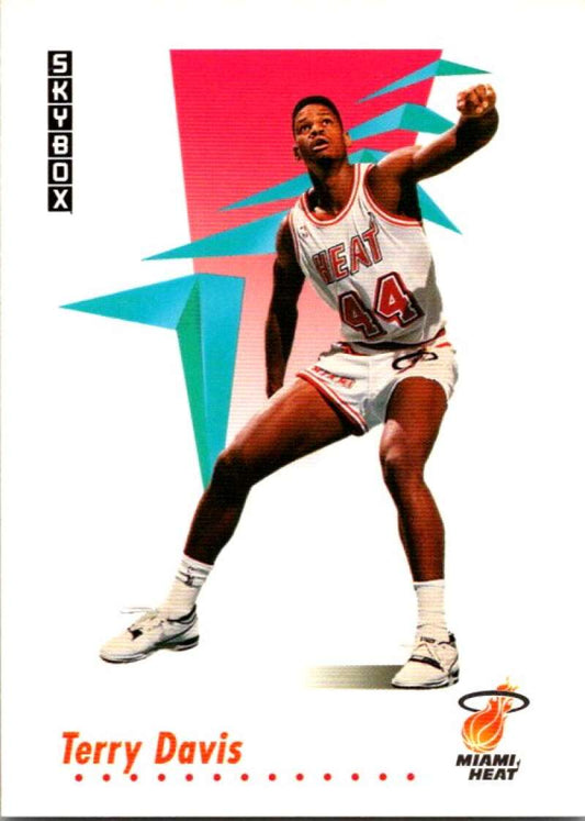 1991-92 SkyBox #146 Terry Davis  Miami Heat  V77089 Image 1