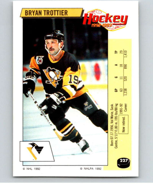 1992-93 Panini Stickers Hockey  #227 Bryan Trottier   V82947 Image 1