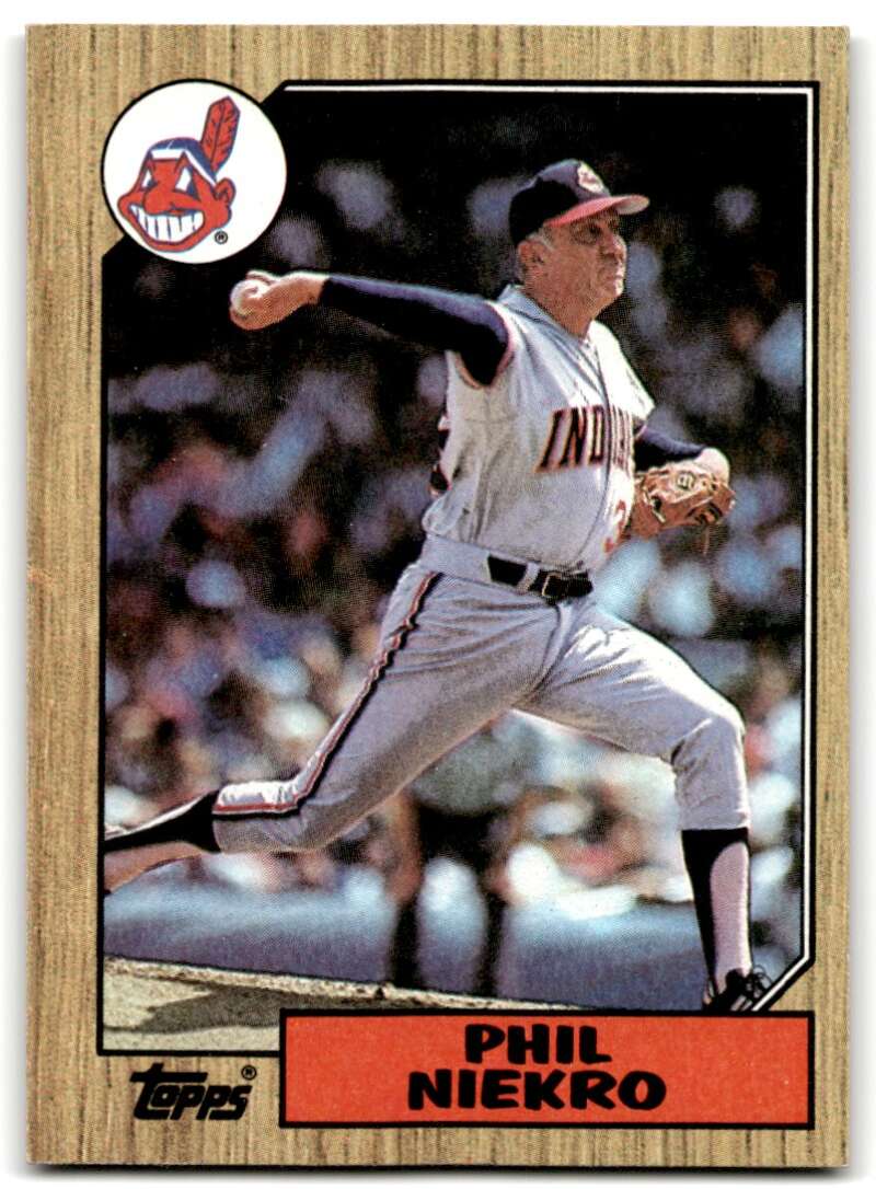 1987 Topps #694 Phil Niekro Indians Image 1