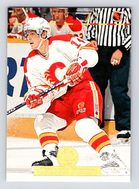 1994-95 Leaf #55 Theo Fleury  Calgary Flames  Image 1