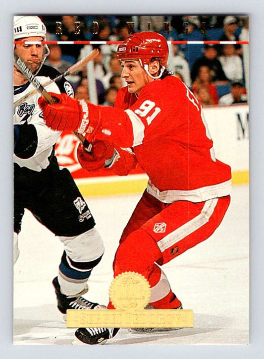 1994-95 Leaf #155 Sergei Fedorov  Detroit Red Wings  Image 1